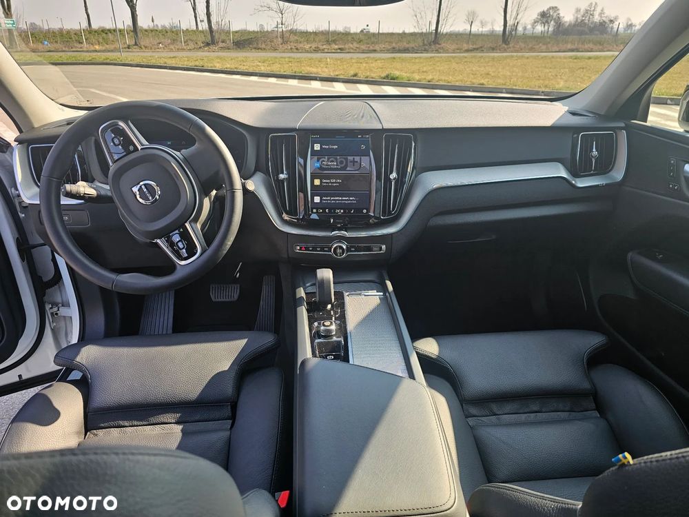 Volvo XC 60 B4 B Plus Dark - 4