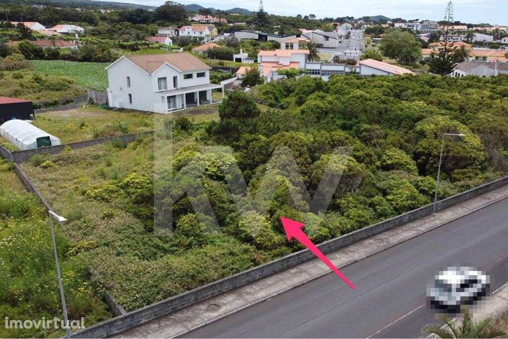 Terreno Urbanizável com 4708,05 m2 no centro da Madalena do Pico - Grande imagem: 2/8
