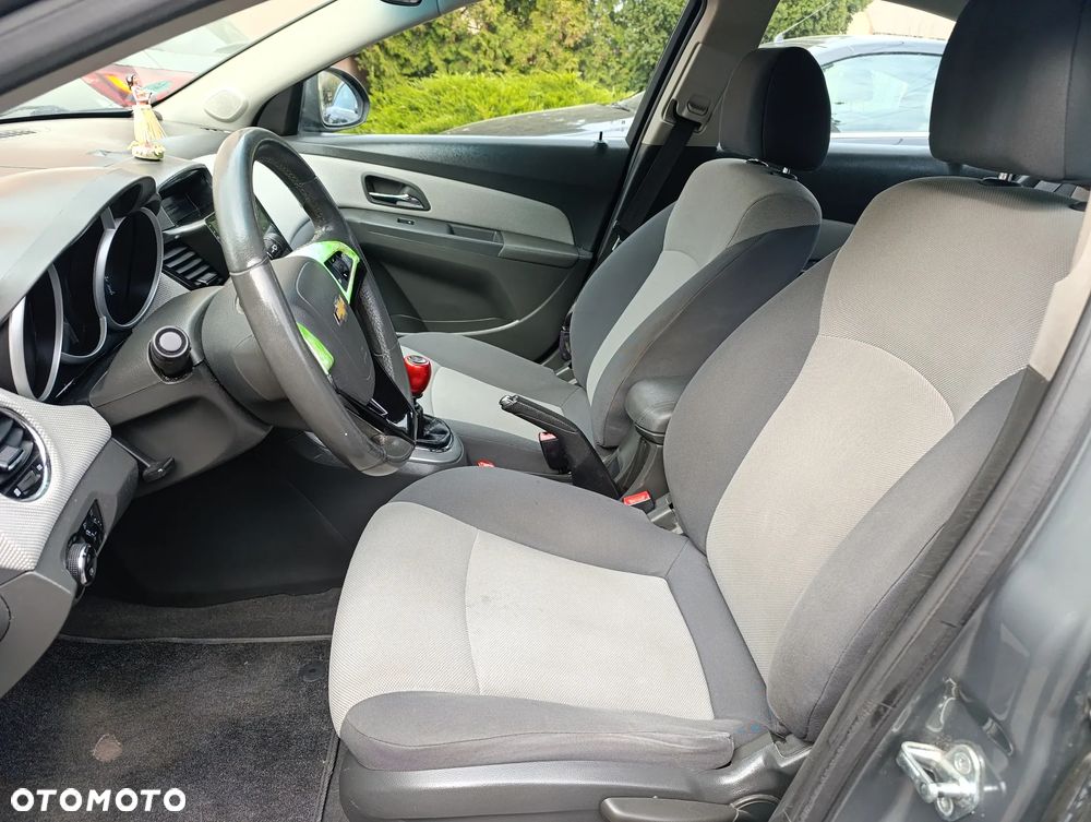 Chevrolet Cruze 1.6 LS - 6