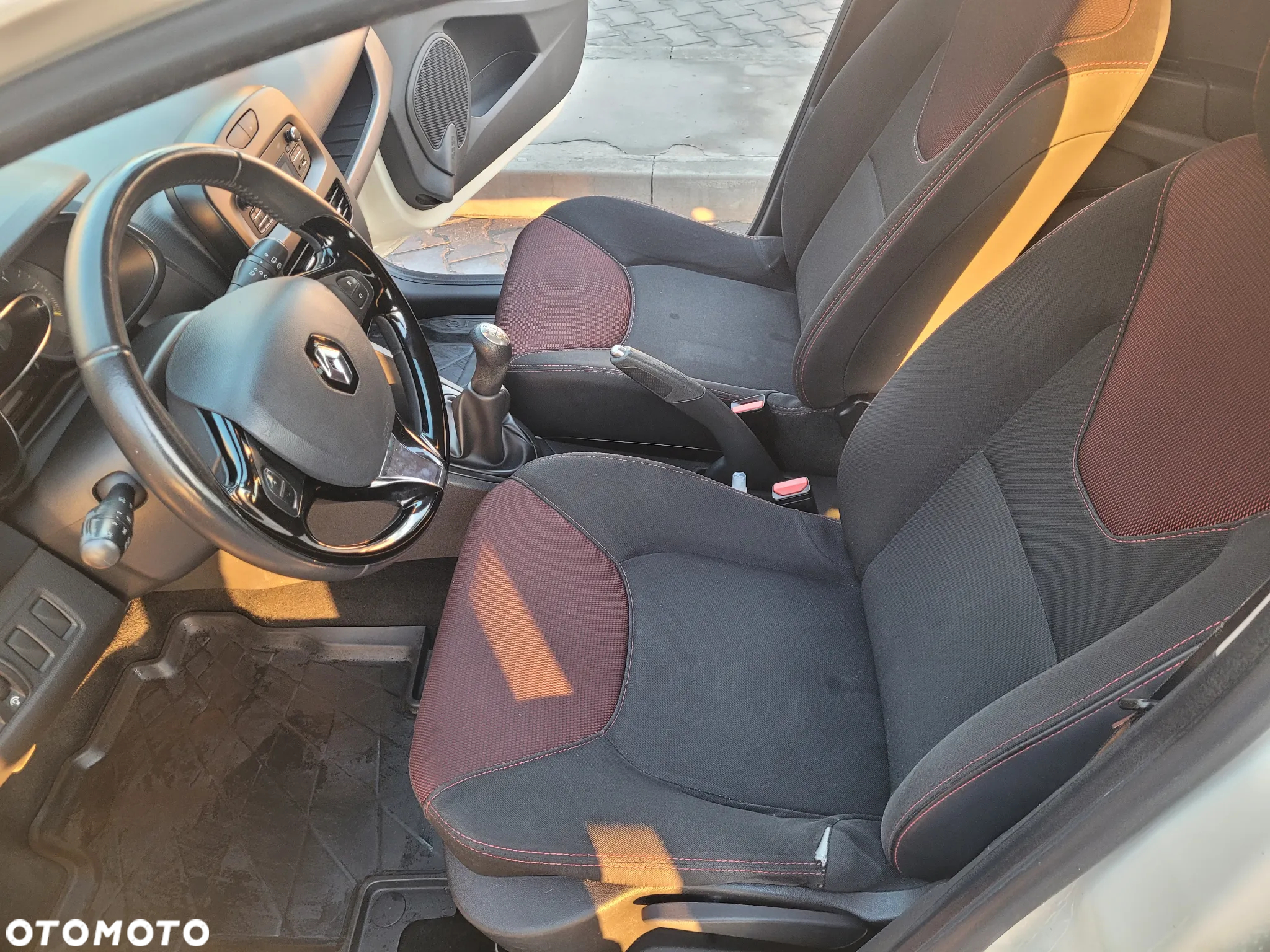 Renault Clio - 8