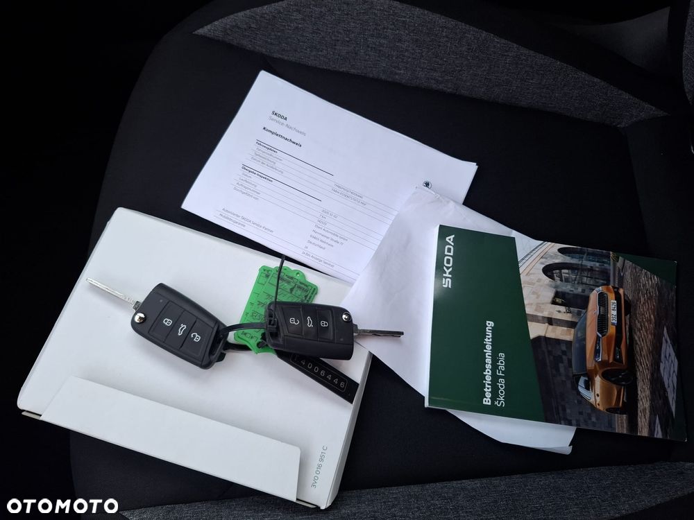 Skoda Fabia 1.0 TSI Clever - 24