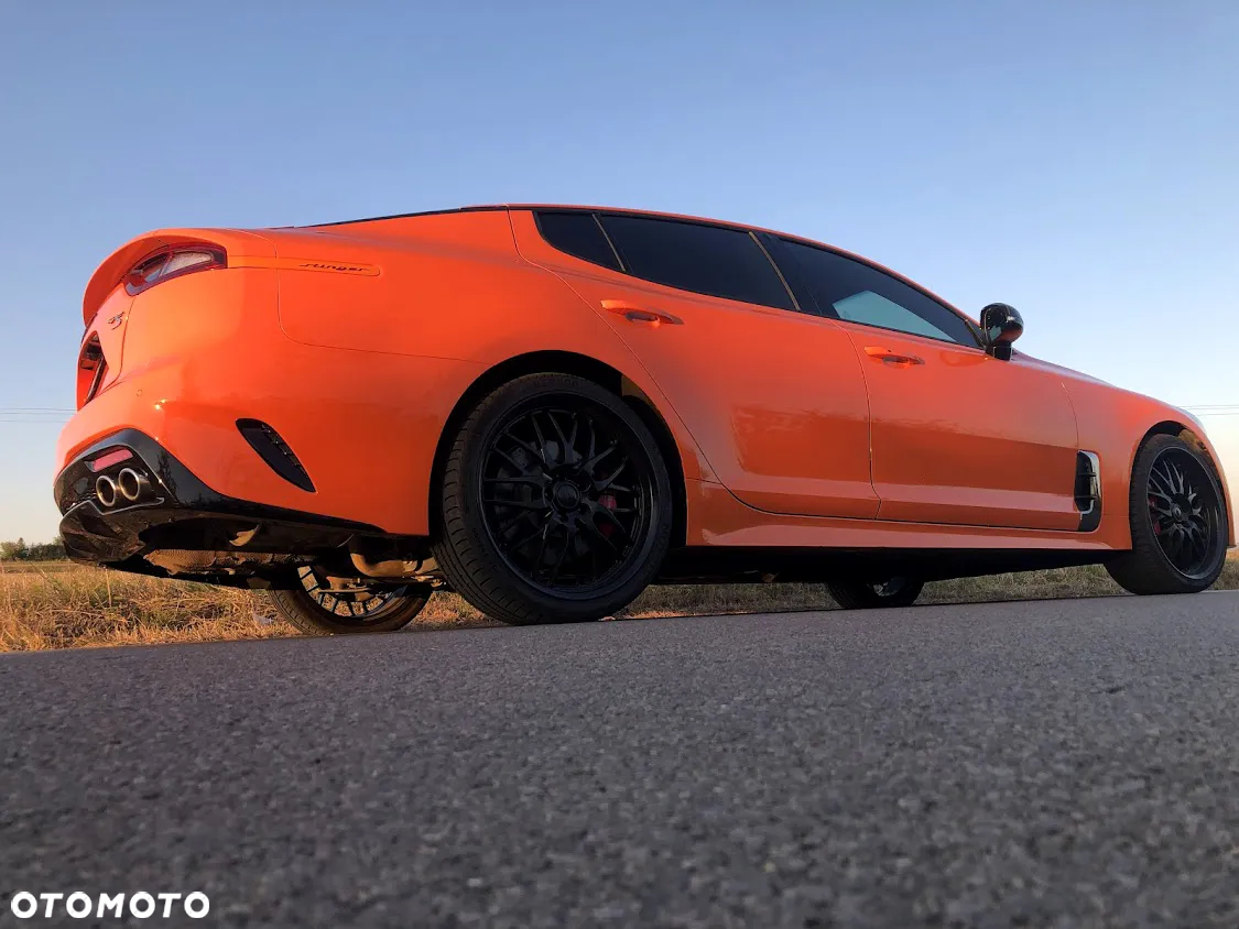Kia Stinger - 9
