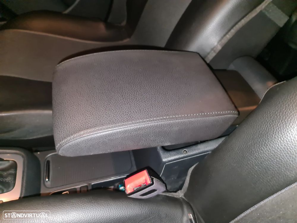 VW Sharan 2.0 TDI Blue Highline DSG - 30