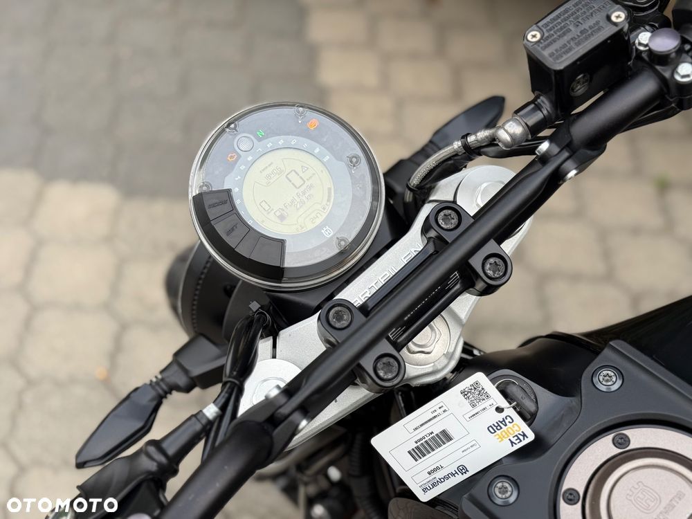 Husqvarna Svartpilen - 31