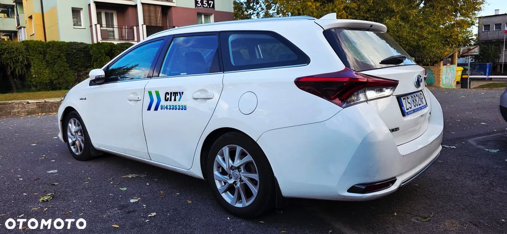 Toyota Auris Hybrid 135 Dynamic - 5