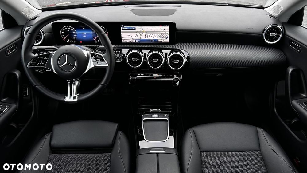 Mercedes-Benz CLA 200 7G-DCT - 20