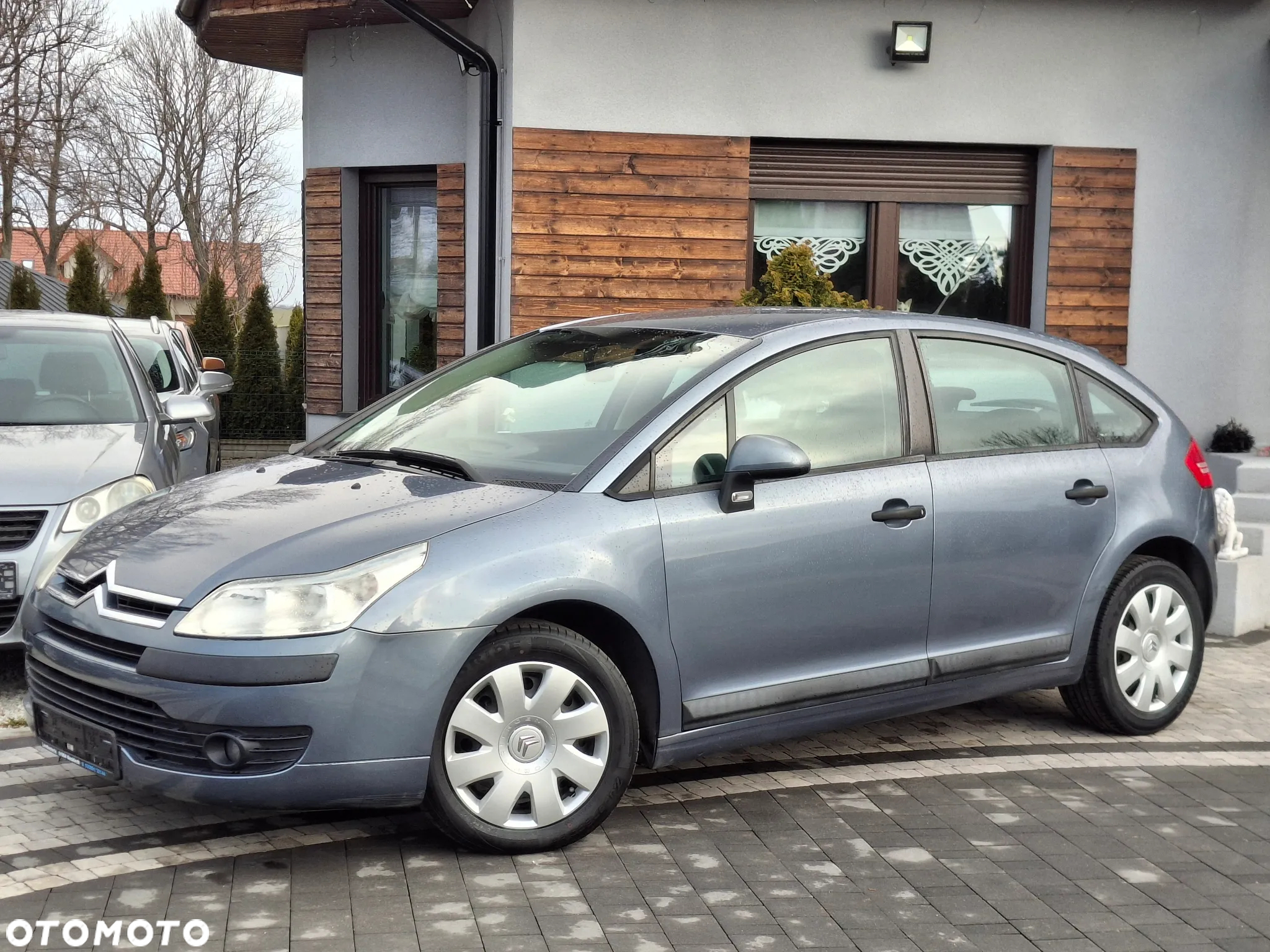 Citroën C4 1.4 16V Advance - 9