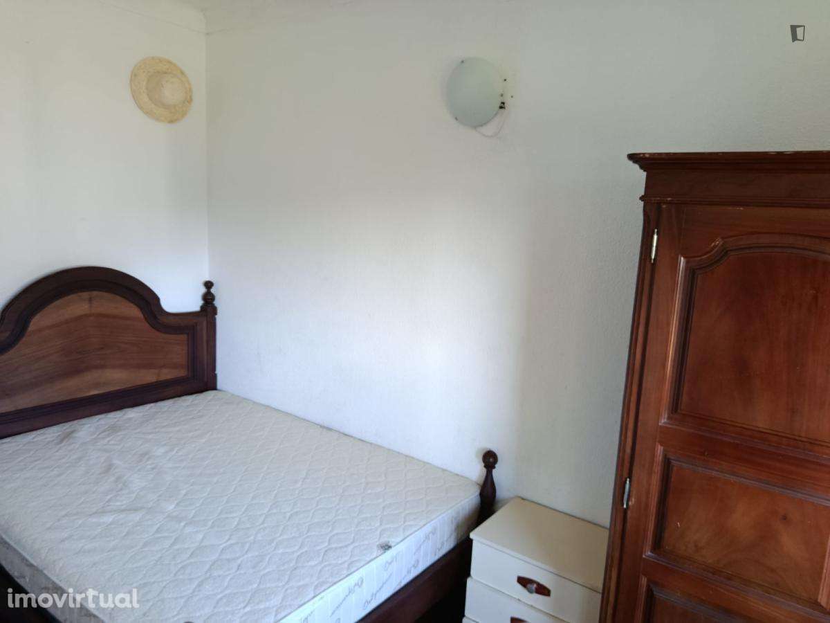 Quarto - localizado em Setubal - Grande imagem: 2/7