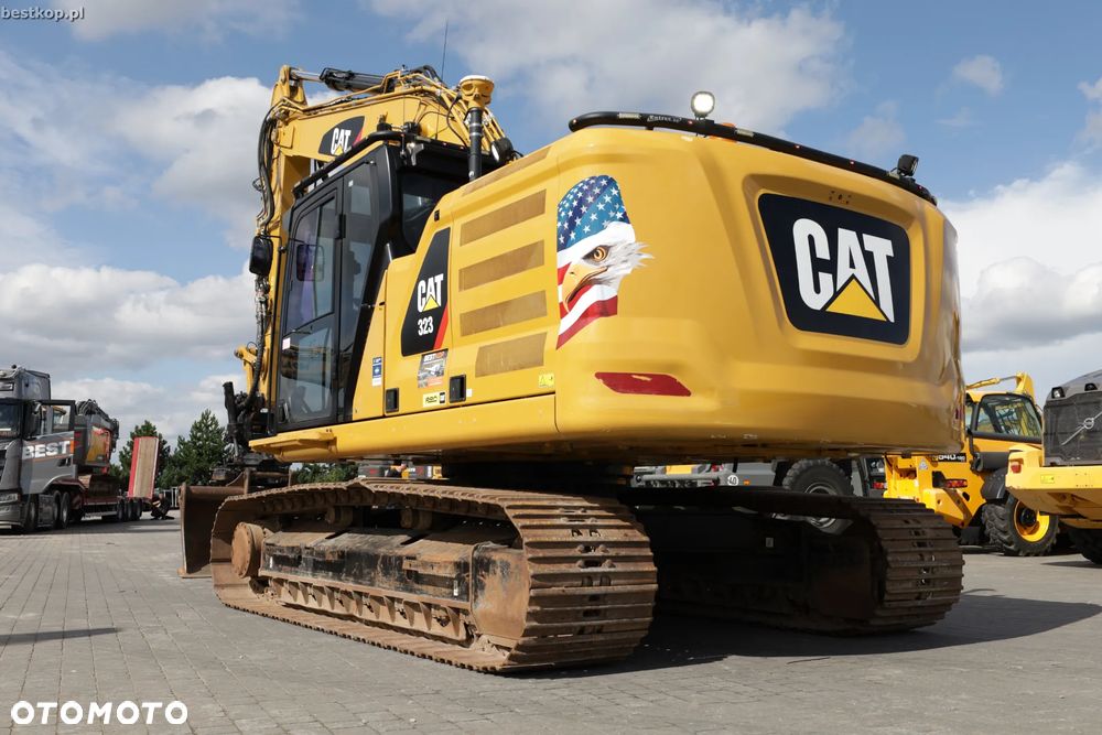 Caterpillar 323 - 6
