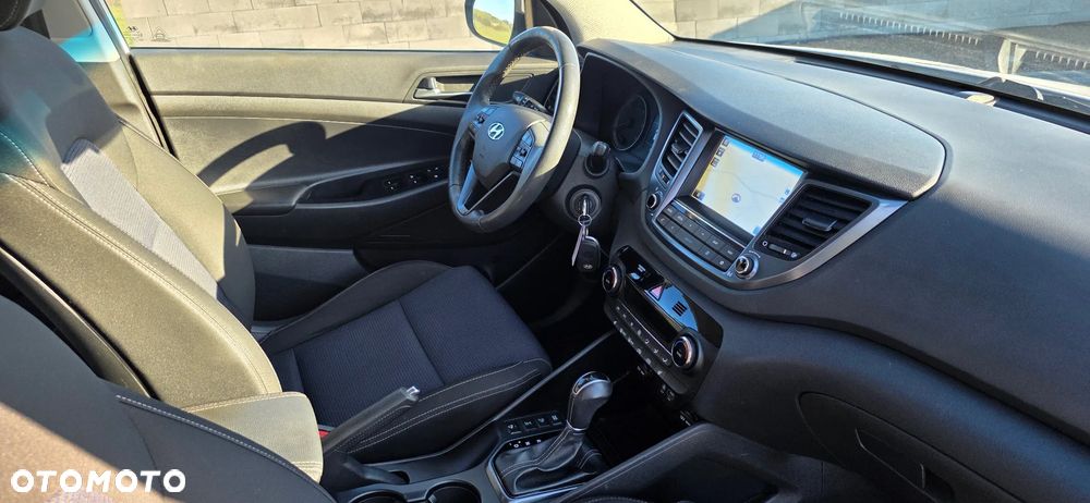 Hyundai Tucson 2.0 CRDi 4WD Automatik Advantage - 25