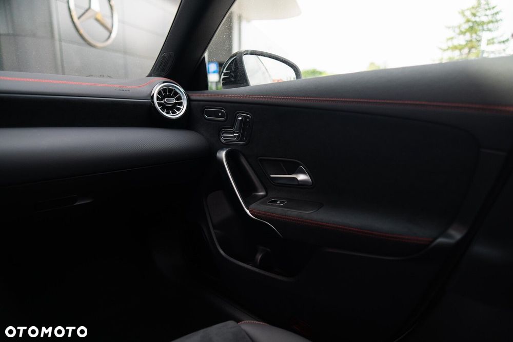 Mercedes-Benz CLA - 26