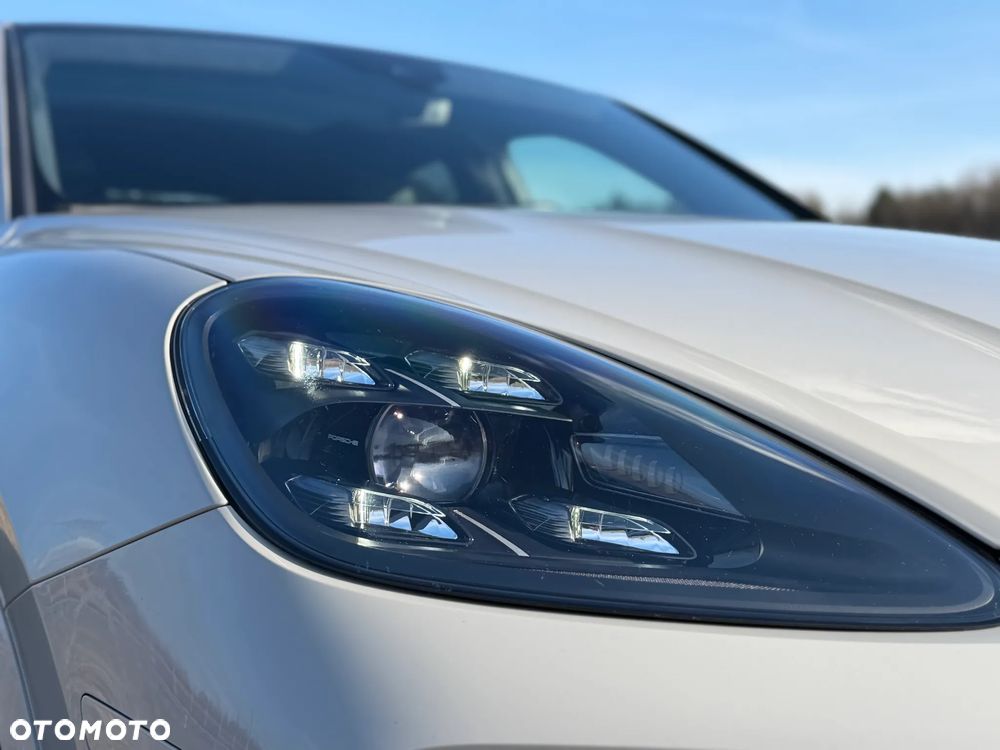 Porsche Cayenne Turbo - 17