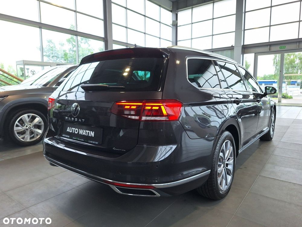 Volkswagen Passat Variant 2.0 TDI 4Mot Elegance DSG - 4