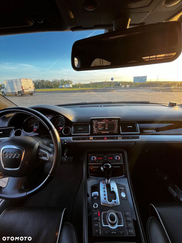 Audi S8 - 22