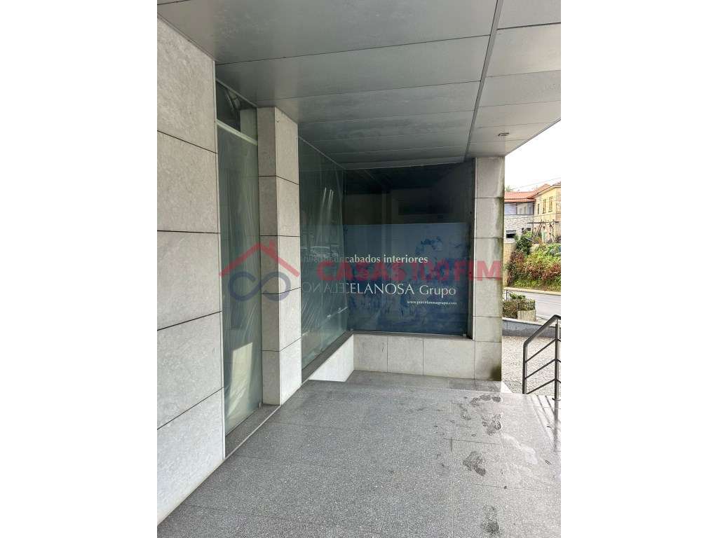 Loja com licença para pastelaria em Vale de Cambra - Grande imagem: 3/26