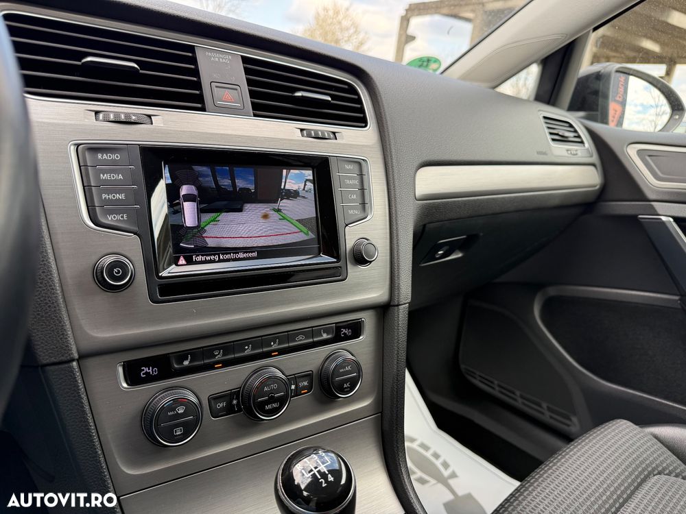 Volkswagen Golf 1.6 TDI (BlueMotion Technology) Trendline - 18