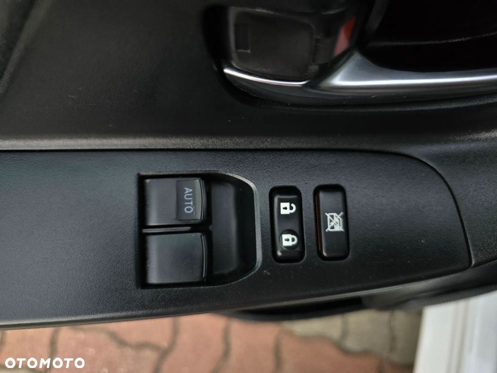 Toyota Yaris - 16