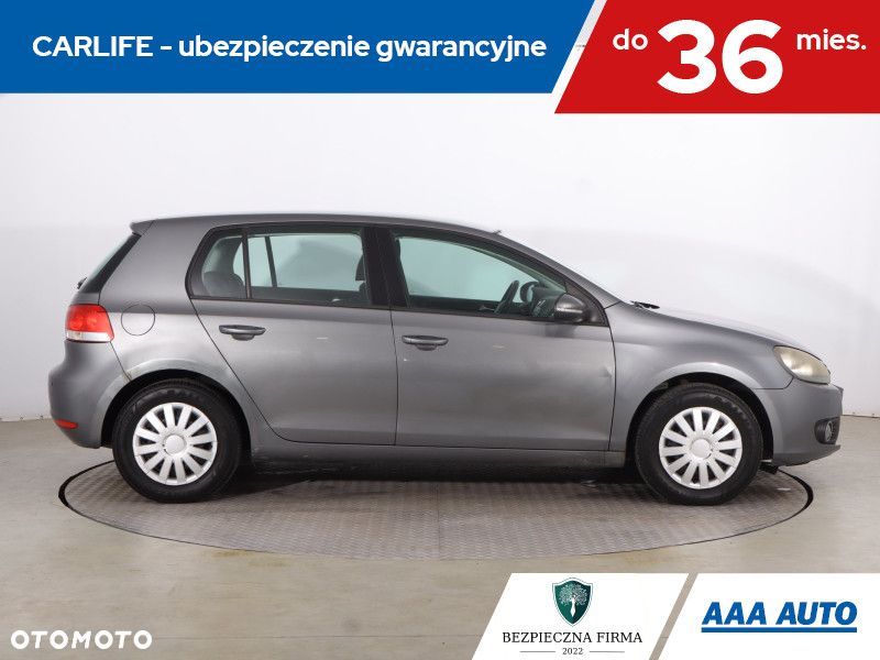 Volkswagen Golf - 8