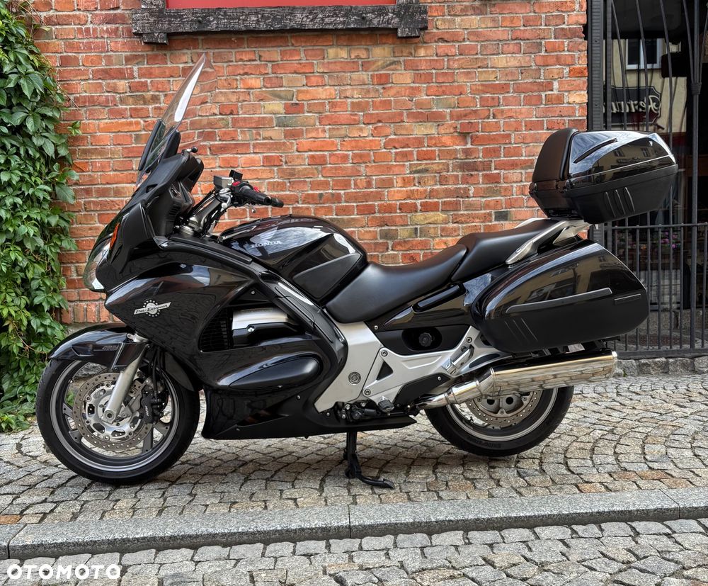 Honda ST - 16
