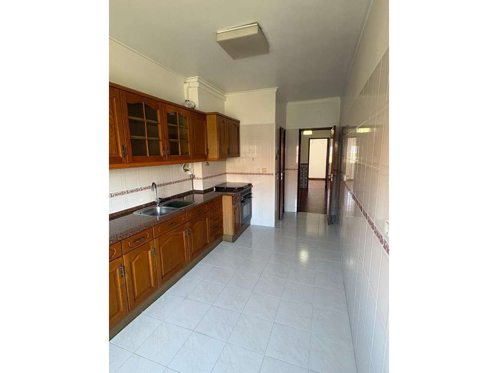 Arrendamento - Apartamento T3 em Massamá | Excelente Localização - Grande imagem: 2/30