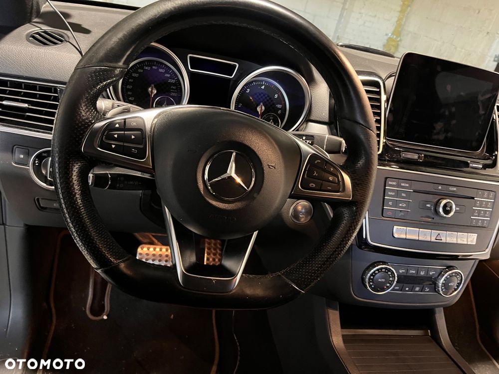 Mercedes-Benz GLE - 16