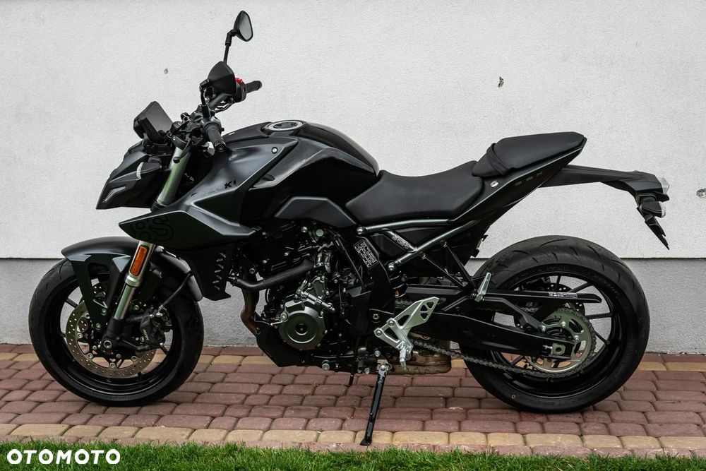 Suzuki GSX - 6