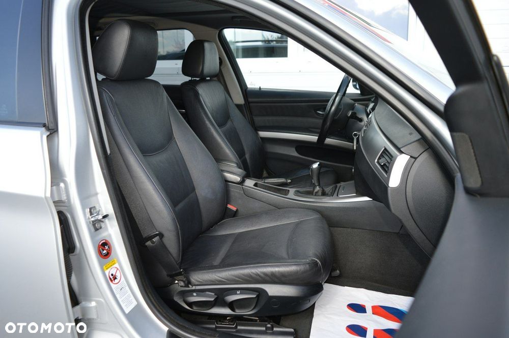 BMW Seria 3 320d - 24