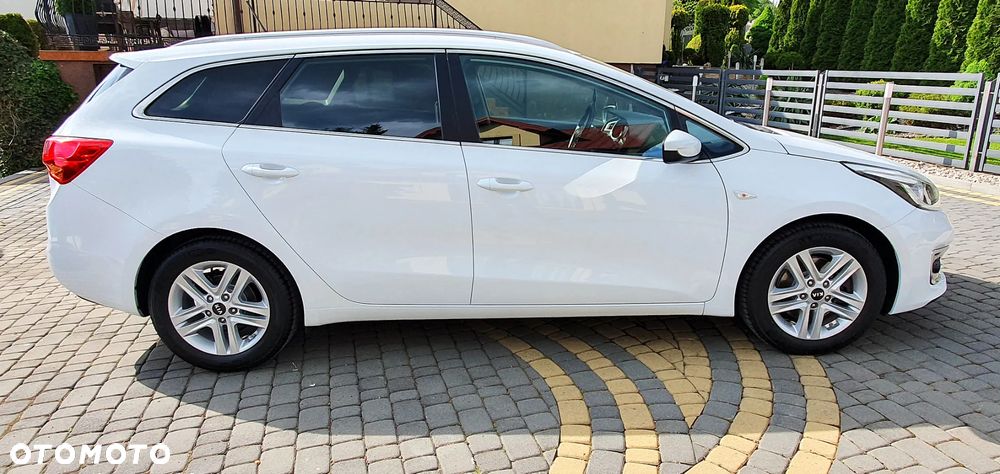 Kia Ceed 1.6 CRDi 136 ISG Platinum Edition - 12