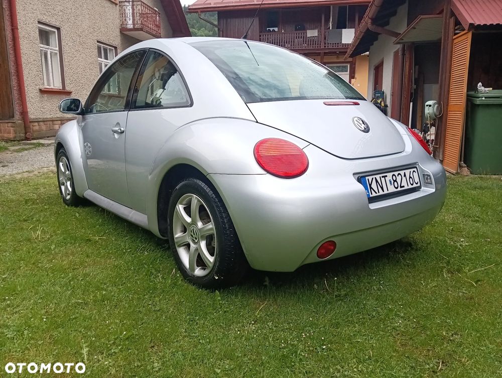 Volkswagen New Beetle - 4