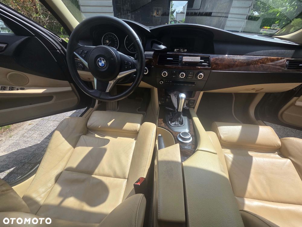 BMW Seria 5 520d - 13