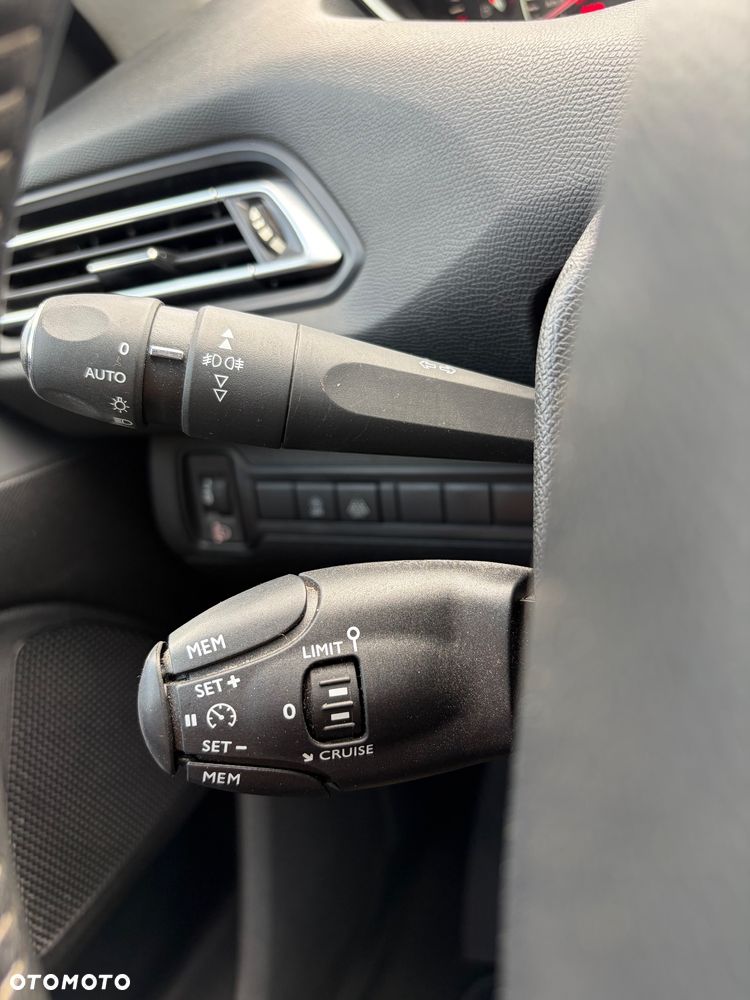 Peugeot 308 BlueHDi 130 Allure Pack - 17