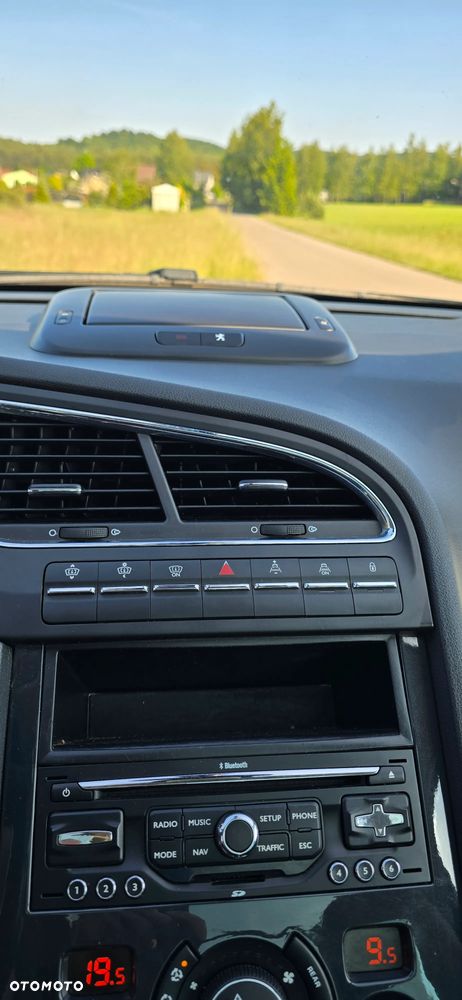 Peugeot 5008 1.6 THP Allure 7os - 21