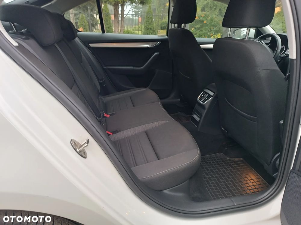 Skoda Octavia 1.6 TDI SCR Ambition - 13