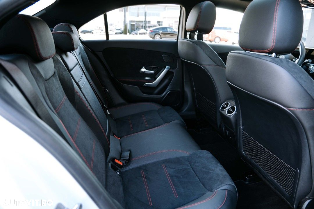 Mercedes-Benz A - 10