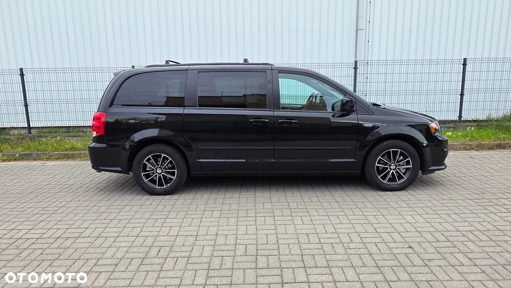 Dodge Grand Caravan 3.6 R/T - 26