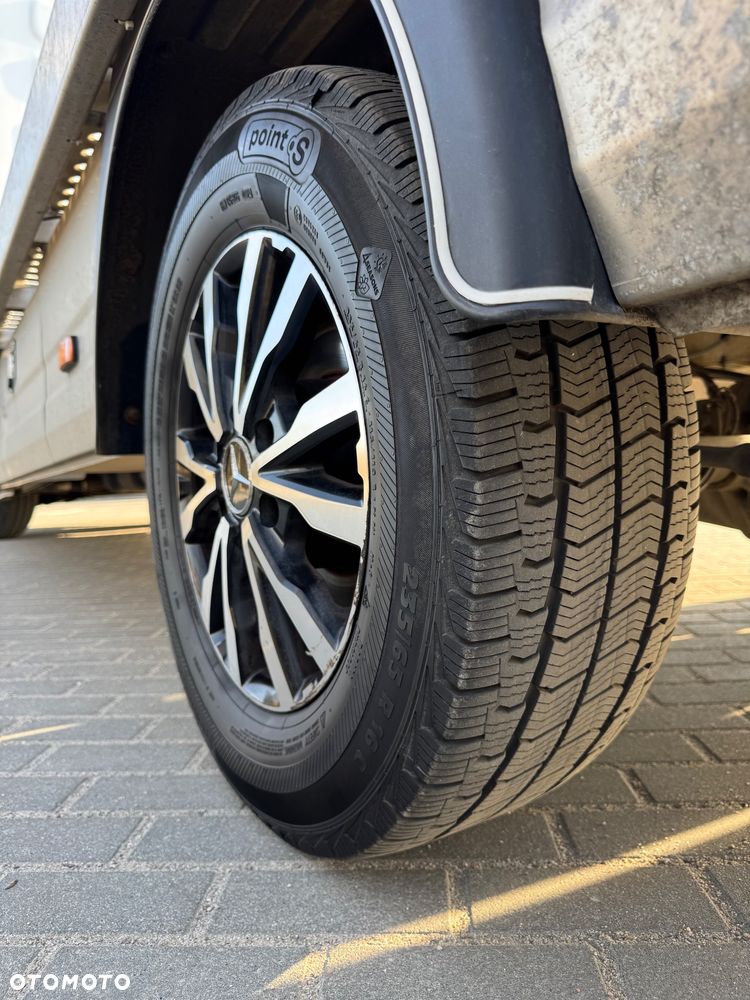 Mercedes-Benz Sprinter 907 - 35