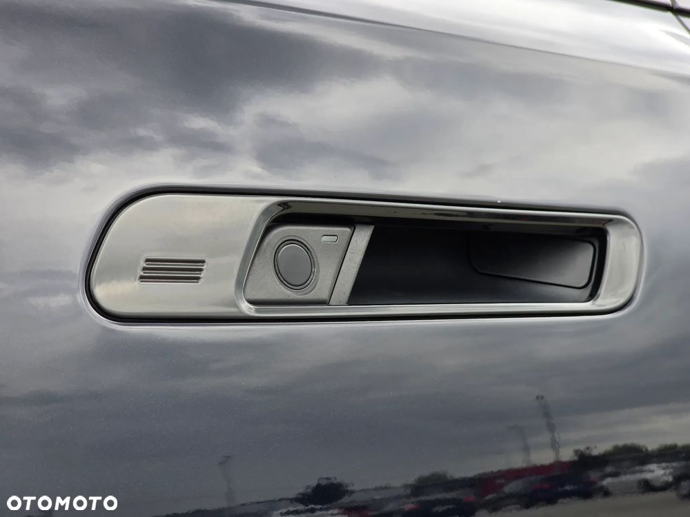 BMW Seria 7 740d xDrive mHEV sport - 31