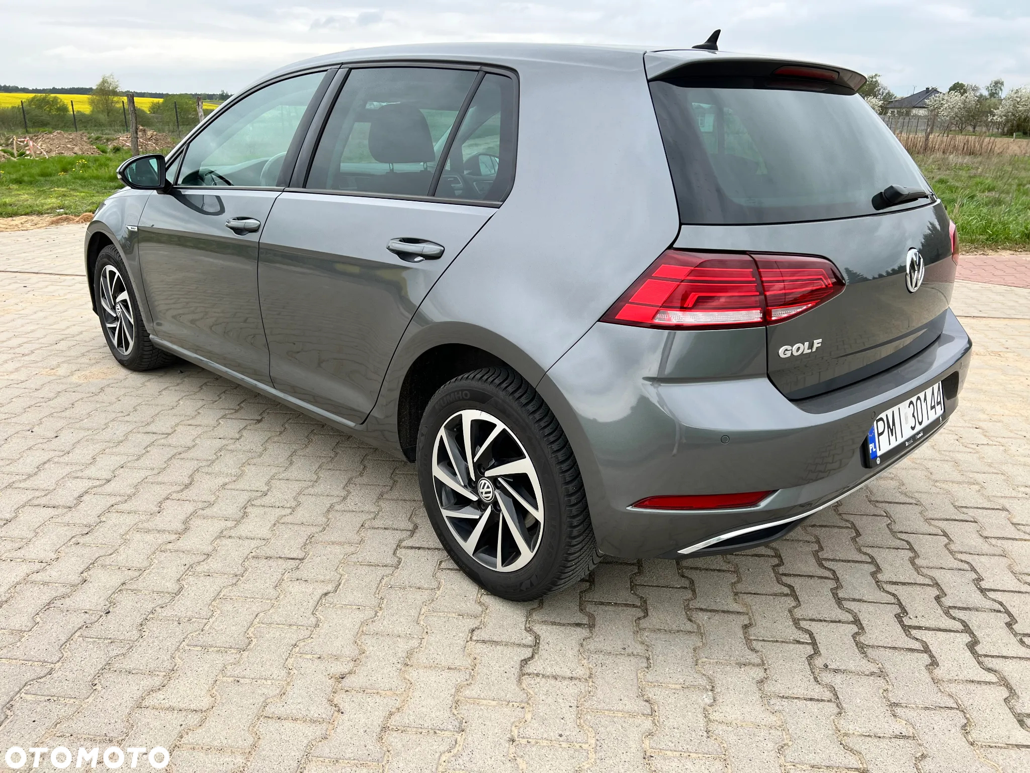 Volkswagen Golf 1.0 TSI BlueMotion Comfortline - 12
