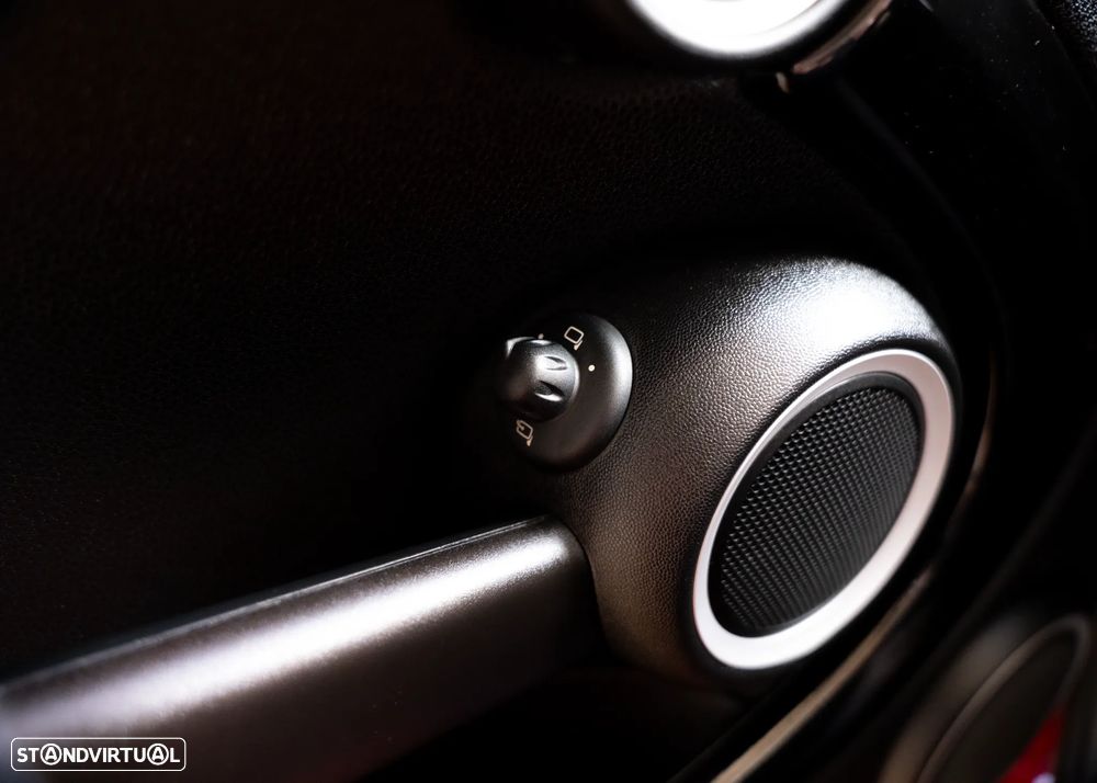 MINI Cabrio John Cooper Works 157g - 44