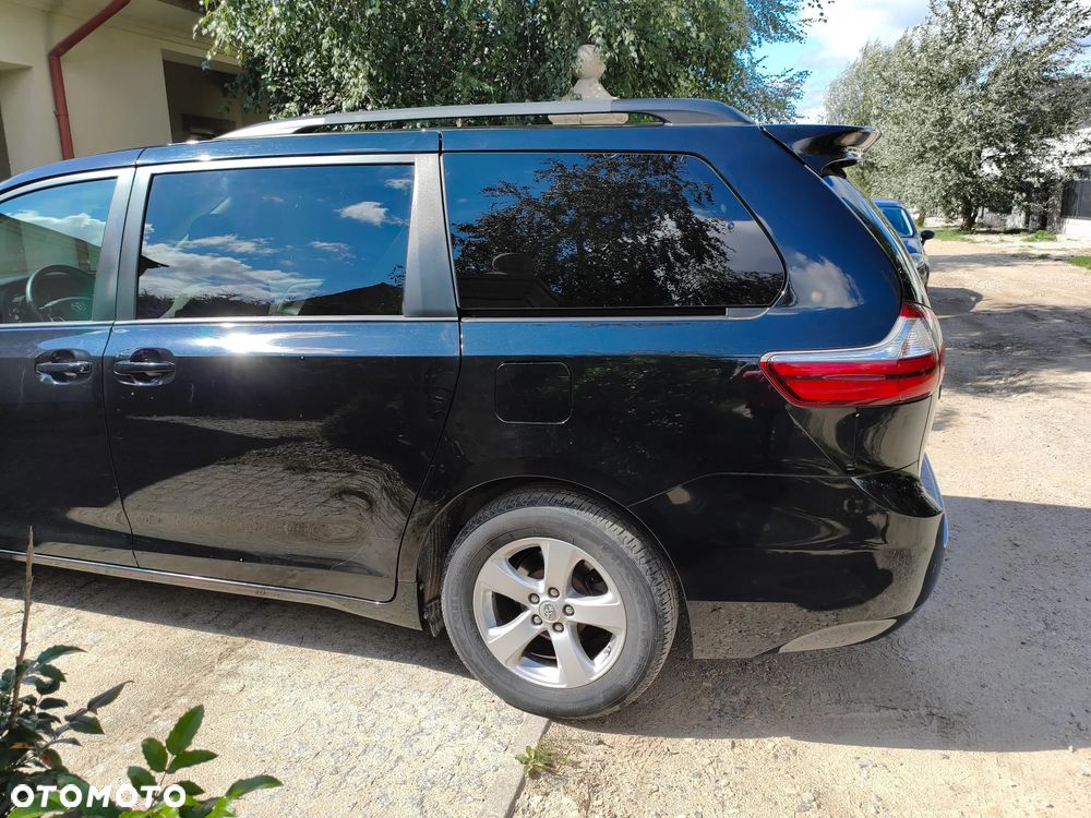 Toyota Sienna 3.5 V6 - 4