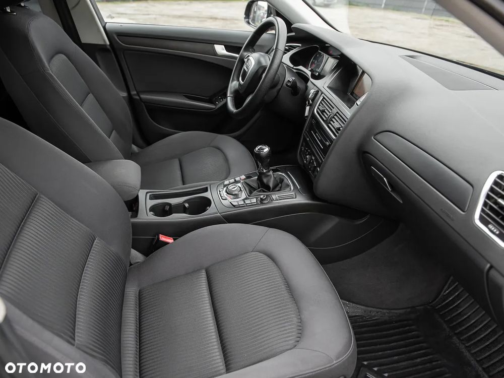 Audi A4 Avant 2.0 TDI - 28