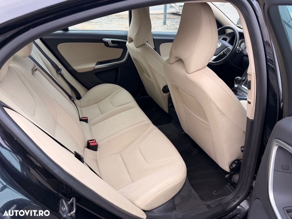 Volvo S60 DRIVe Momentum - 15