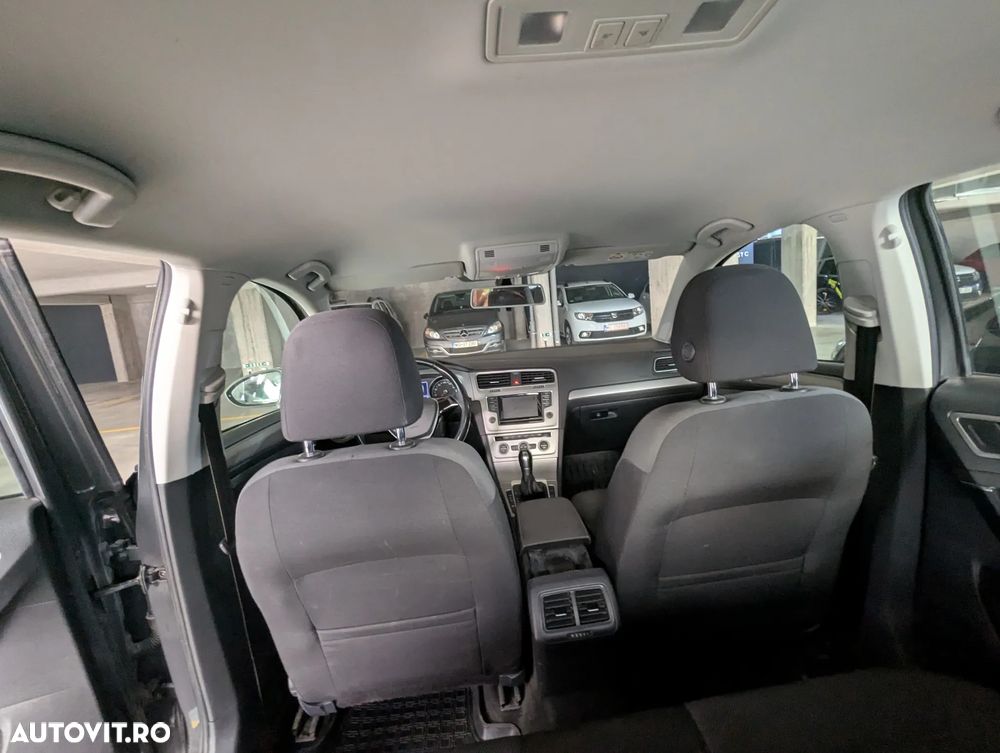 Volkswagen Golf 2.0 TDI SCR DSG Comfortline - 11