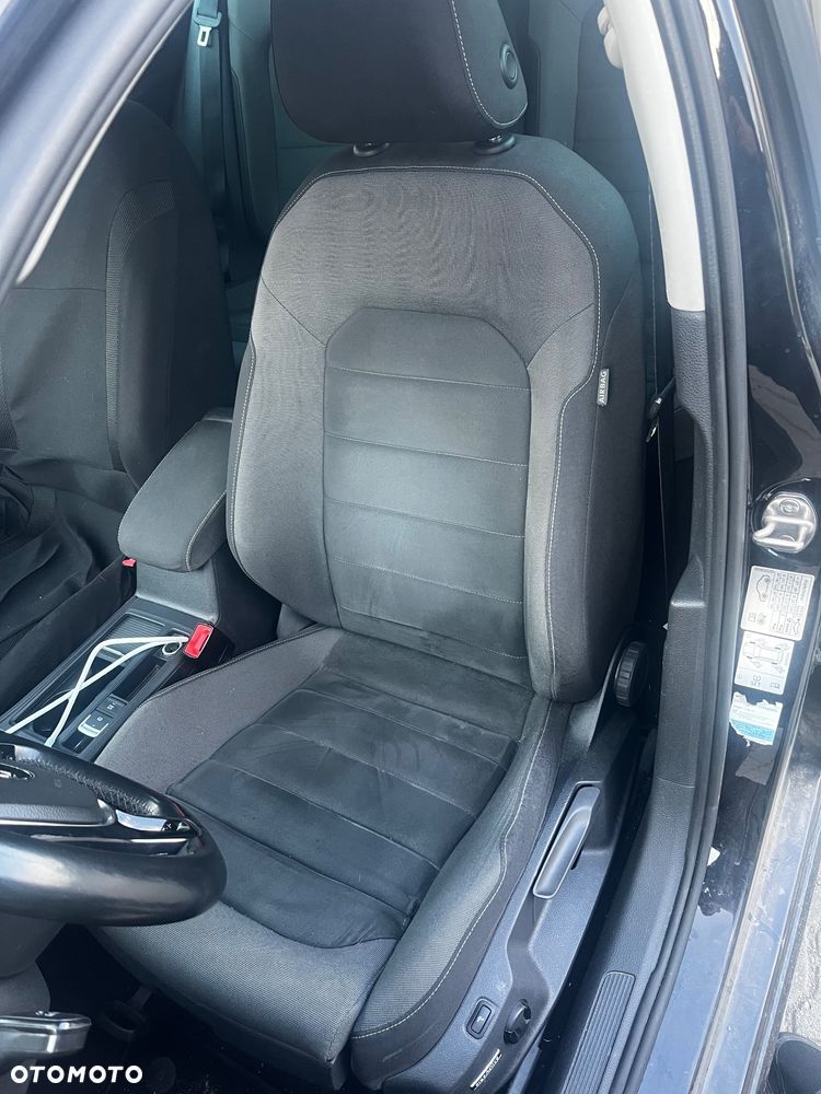 Volkswagen Golf - 11
