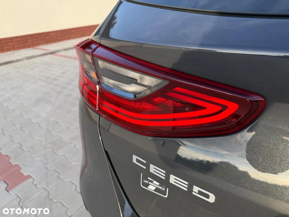 Kia Ceed 1.5 T-GDI M DCT - 11