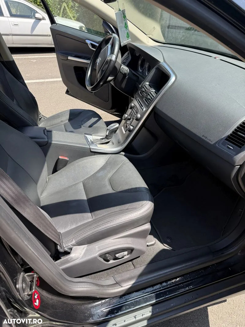 Volvo XC 60 D5 AWD Aut. Momentum - 12