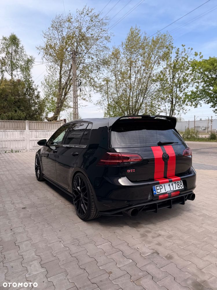 Volkswagen Golf - 9
