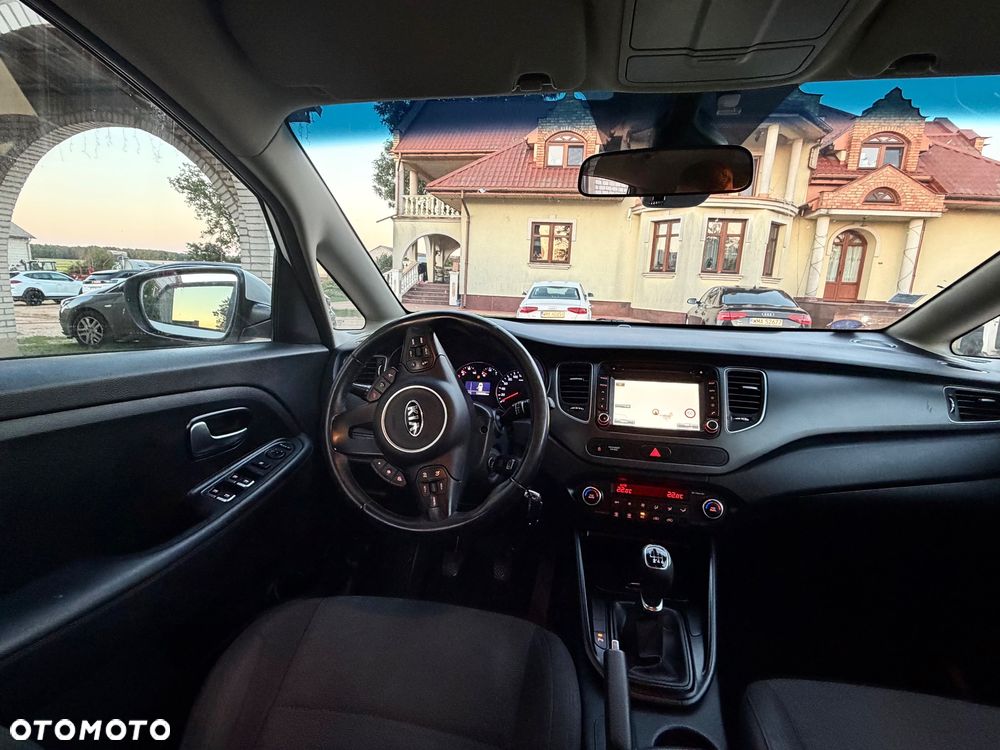Kia Carens 1.6 GDI ISG Vision - 12