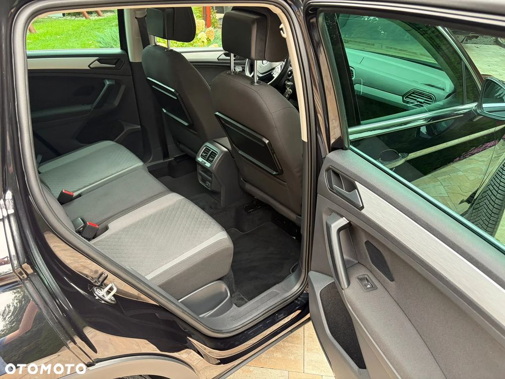 Volkswagen Tiguan - 16