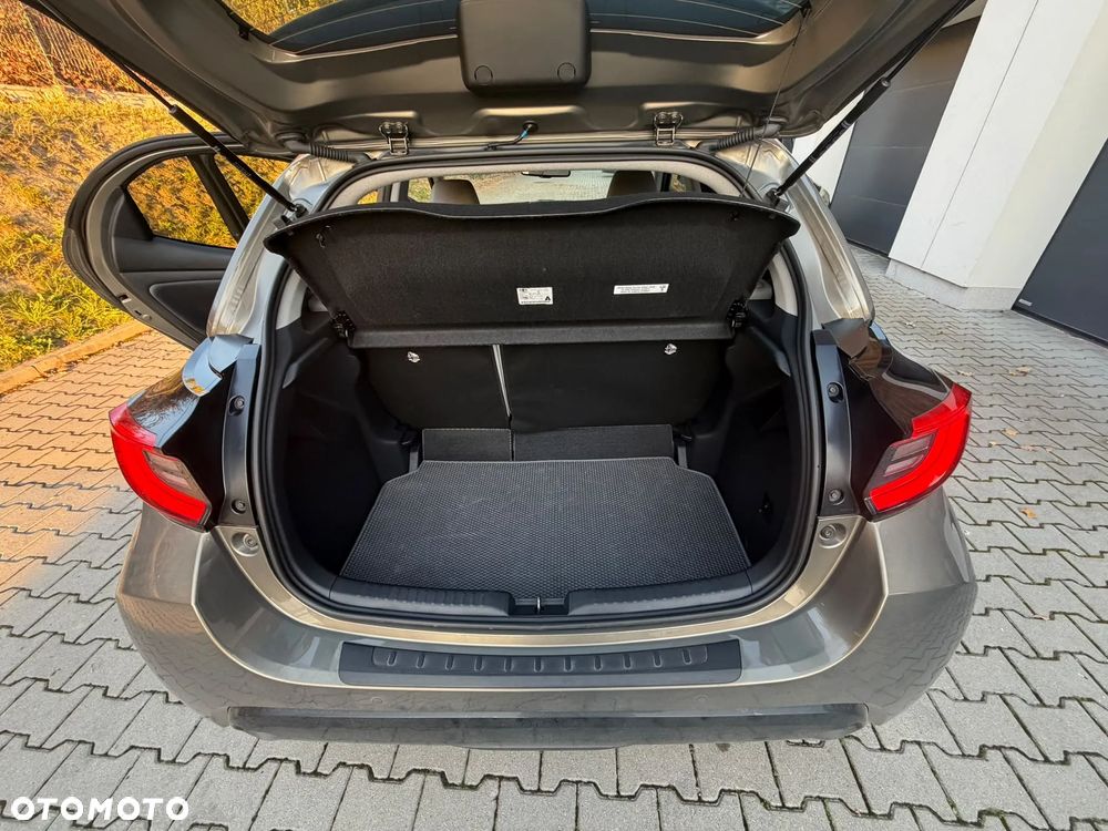 Toyota Yaris Hybrid 1.5 Executive - 21